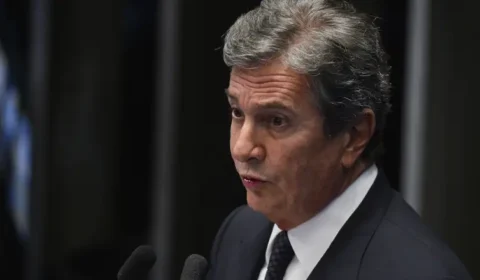 Moraes pede que defesa de Collor explique desligamento de tornozeleira