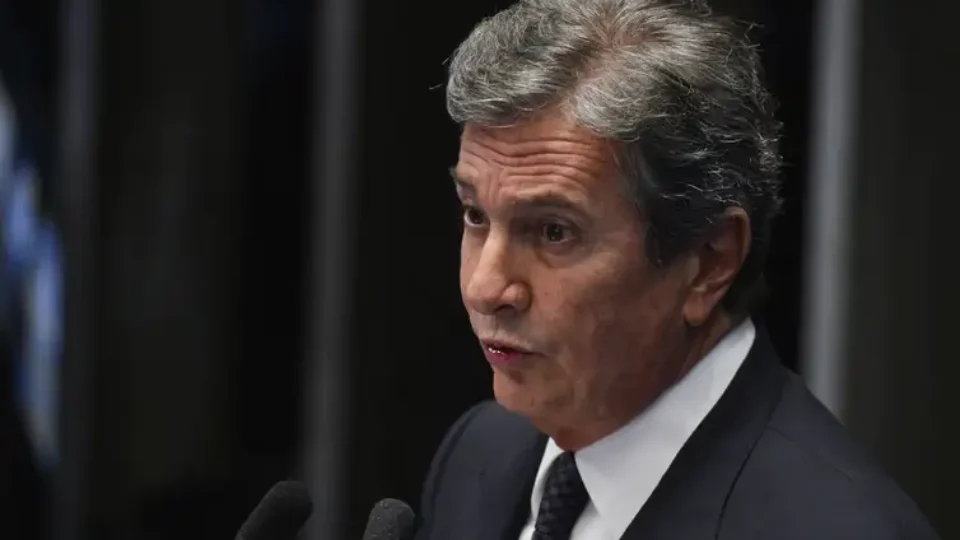 Moraes pede que defesa de Collor explique desligamento de tornozeleira