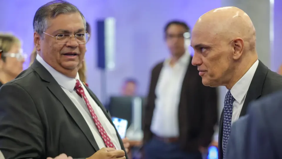 Moraes autoriza investigação de ameaças contra Dino por voto em julgamento de Bolsonaro
