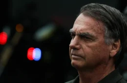 Moraes autoriza visita de médica após defesa de Bolsonaro alegar agravamento de soluços