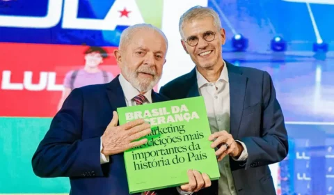 Governo Lula acerta em mudar tom na comunicação nas redes, diz analista