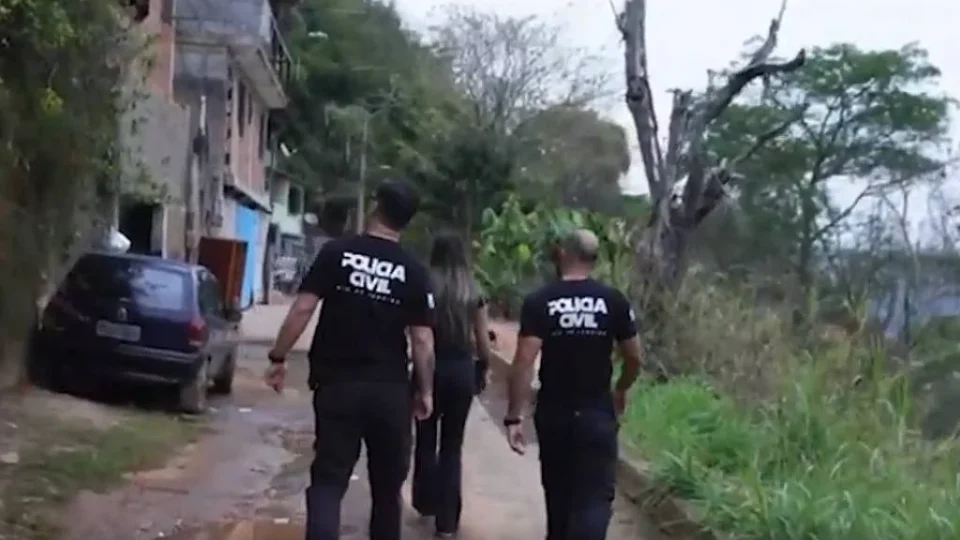 Operação contra o CV tem sargento da PM e assessor de Petrópolis (RJ) presos