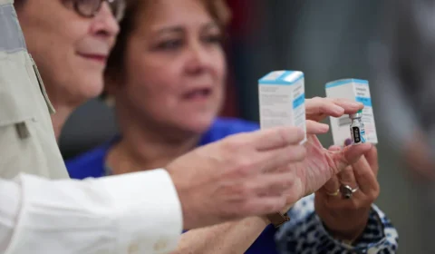 Brasil recebe primeira remessa do antídoto fomepizol para intoxicação por metanol