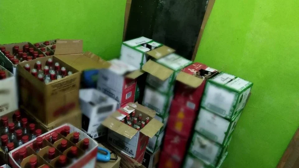 Polícia fecha fábrica em São Bernardo (SP) que produzia bebidas com até 45% de metanol