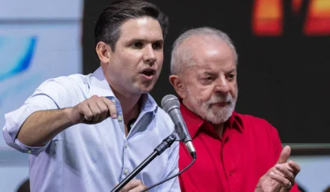 Hugo Motta é vaiado e ouve gritos contra anistia em evento com Lula no Rio