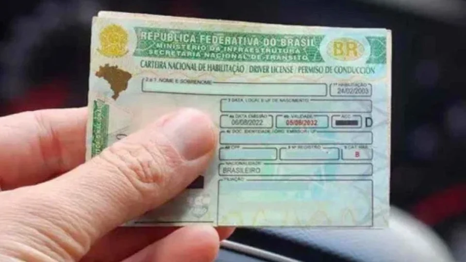 Governo Lula vai zerar aula teórica para CNH, mas avalia mínimo de 4 h para prática