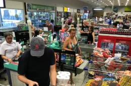 Preços dos alimentos caem pelo 4º mês consecutivo, diz IBGE