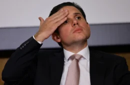 LUÍS COSTA PINTO: Hugo Motta é velhaco inapto para presidência da Câmara: renuncie!