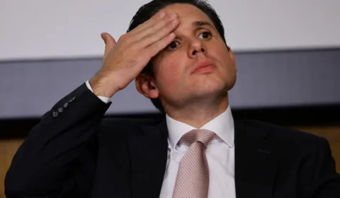 Após fuga, Hugo Motta proíbe Ramagem de participar de votações