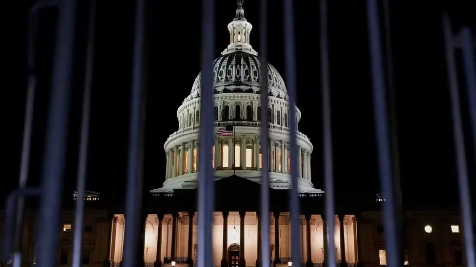 Saúde, educação e até a NASA começam a parar nos EUA, por causa do shutdown