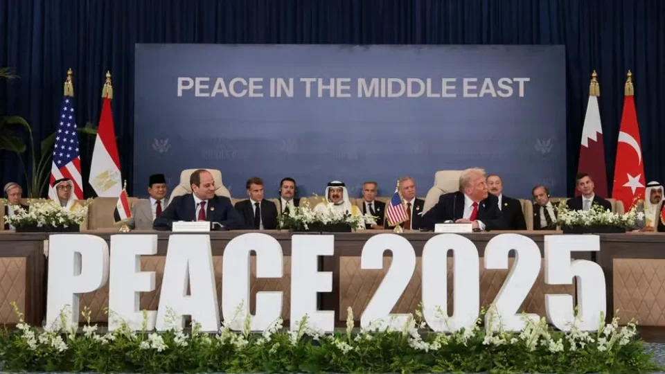 Sem Netanyahu e Hamas, líderes mundiais assinam acordo de cessar-fogo em Gaza