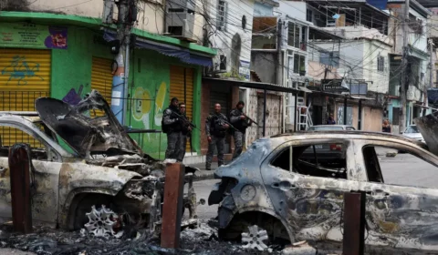 Documentos revelam que policiais foram mortos antes de cerco em mata no RJ