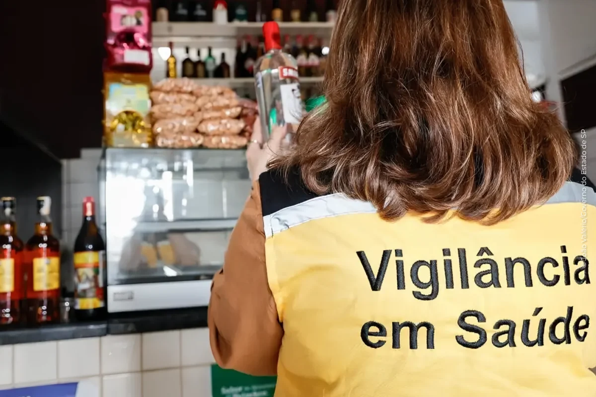 Brasil registra 24 casos confirmados de intoxicação por metanol e investiga outros 235 