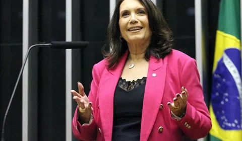 Deputada bolsonarista tenta impedir trabalho de jornalista do ICL no Congresso