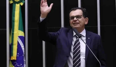 Deputado propõe lei para criminalizar grupos de redpills e incels