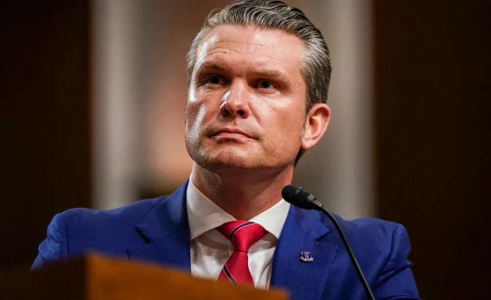 Secretário de Trump recita falso trecho bíblico de 'Pulp Fiction' em discurso religioso nos EUA