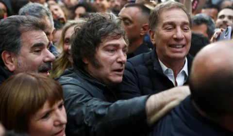 Governo fraturado: eleição testa paciência de argentino e futuro de Milei
