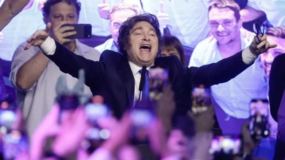 Partido de Milei tem vitória contundente nas legislativas argentinas