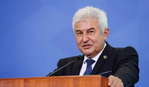 Empresa do senador Marcos Pontes usa espaço da FAB para oferecer serviços