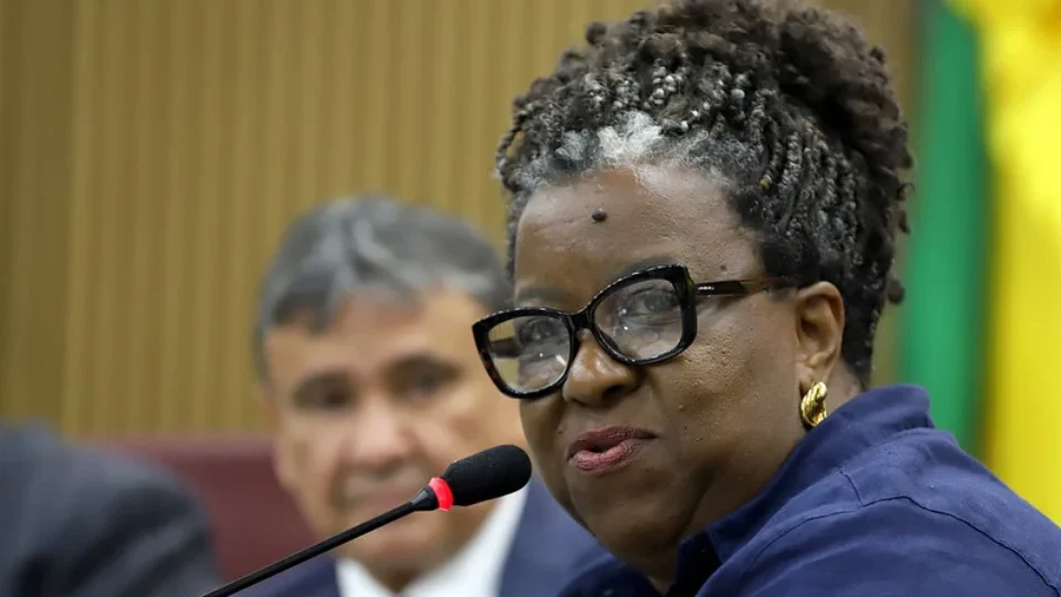 Ministra de Lula promete perícia independente e diz que operação foi ‘um fracasso’