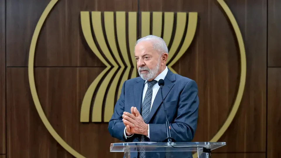 Lula quer mostrar ‘equívocos nas taxações’ em possível reunião com Trump na Malásia