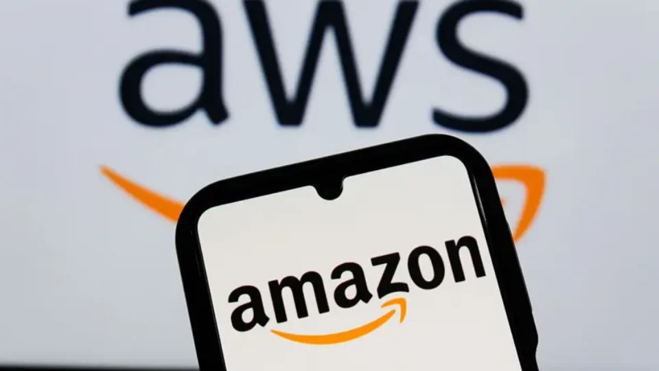 Instabilidade do Pix e de apps como iFood coincide com dia de falhas na Amazon