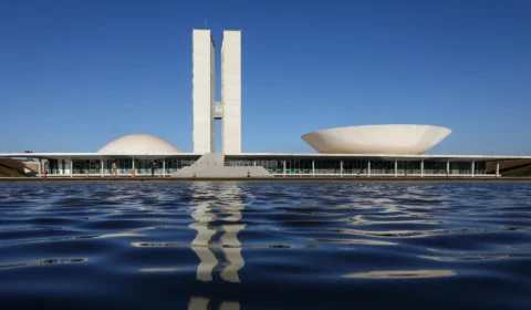 Anistia volta a sair da pauta enquanto MP do IOF preocupa governo 