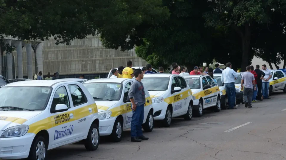 Autoescolas deixam de ser obrigatórias: o que acontece com quem já pagou?