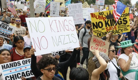 Protestos contra Trump reuniram multidões nos EUA; Trump responde com vídeos de IA