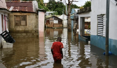 Furacão Melissa atinge Cuba com ventos de 195 km/h e causa danos generalizados