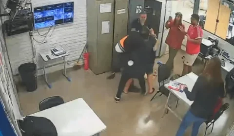 Pai agride professor com nove socos após repreensão à filha por uso de celular