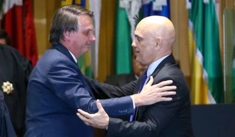 Sensacionalista: Bolsonaro planejou soldar a caneta de Moraes