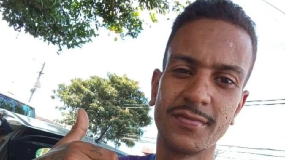 Júri condena PM que matou jovem negro com 11 tiros, mas não vê intenção de cometer crime