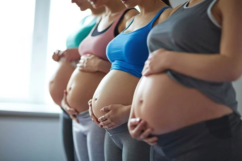 A legislação brasileira garante às gestantes atendimento digno, com direitos ao acompanhante, plano de parto, consentimento, privacidade, alívio da dor e contato imediato com o bebê. Imagem: divulgação