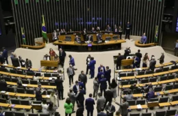 Cúpula do Congresso sinaliza votar pena menor a Bolsonaro se CPI do Master esfriar