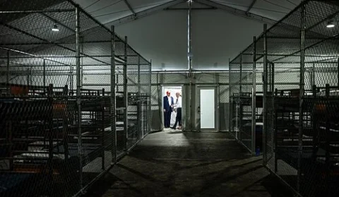 Mais de mil imigrantes desaparecem de centro de detenção na Flórida (EUA)