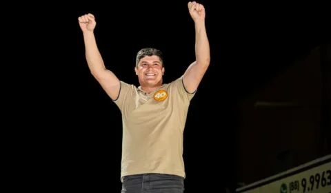 Filho de prefeito cassado sob suspeita de relação com facção vence eleição no Ceará