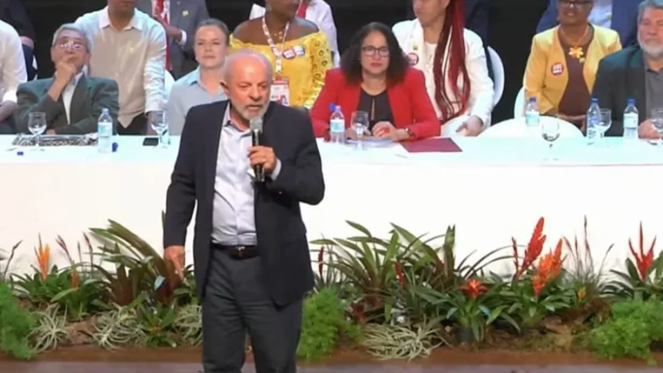 Sem citar Trump, Lula diz que povo da Venezuela é dono do seu destino