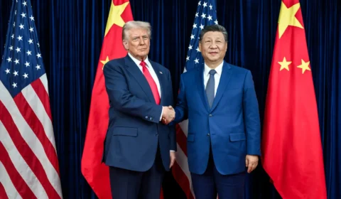 Trump e Xi Jinping formalizam trégua comercial com redução de tarifas
