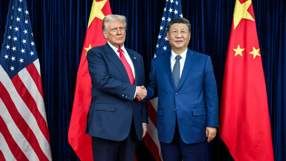 Trump e Xi Jinping formalizam trégua comercial com redução de tarifas