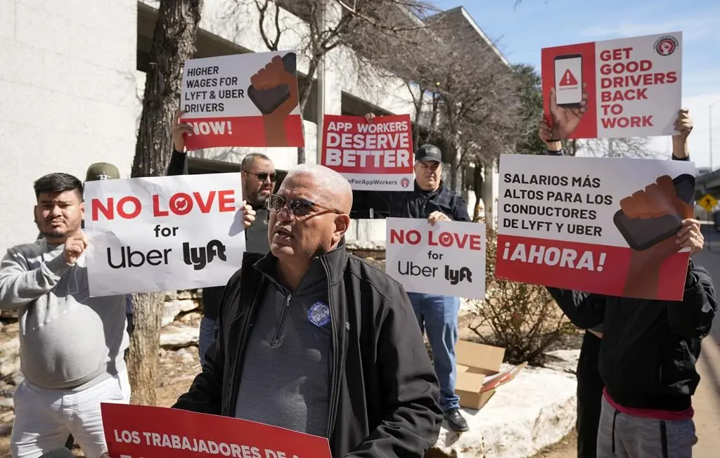 No mundo todo, diversos trabalhadores de plataformas digitais têm lutado pela regularização de suas atividades e garantia de direitos trabalhistas fundamentais. Foto: Jay Janner/Austin American-Statesman