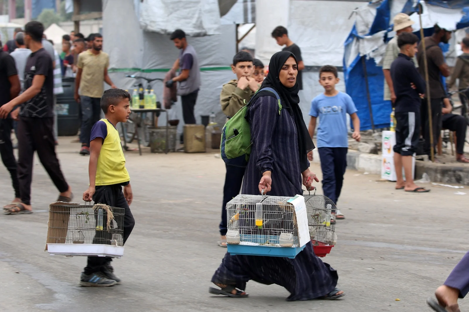 Palestinos encontram Cidade de Gaza devastada antes que Hamas comece a libertar reféns 