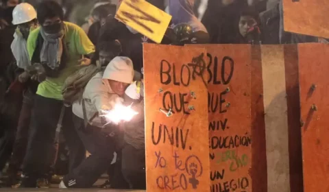 Com aumento das manifestações, presidente do Peru declara estado de emergência em Lima