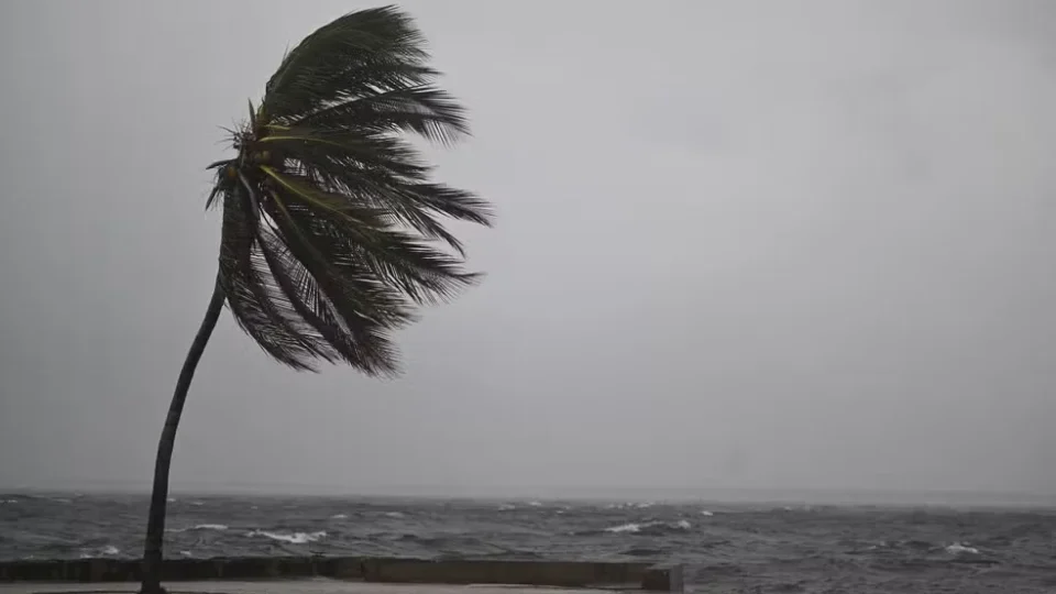 Furacão Melissa chega a categoria 5 e ameaça países do Caribe