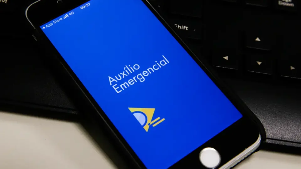 Governo inicia cobrança de R$ 478,8 milhões recebidos indevidamente do Auxílio Emergencial