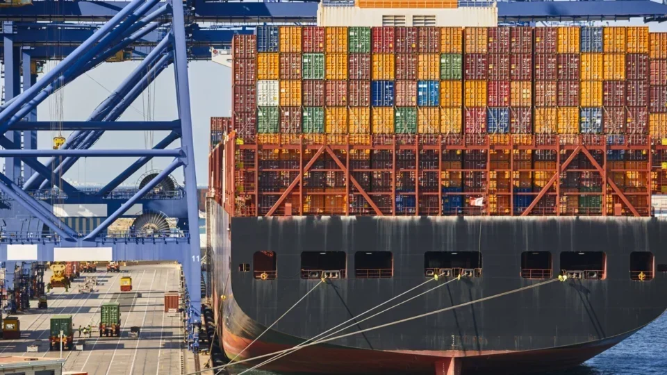 Mesmo sob tarifaço, exportações brasileiras batem recorde em sete estados