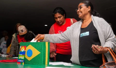 Plebiscito Popular pelo fim da escala 6×1 termina no domingo e convoca mutirão na reta final