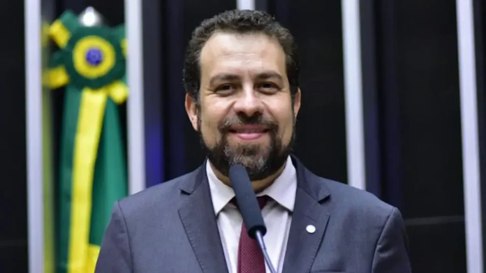 Boulos diz que colocará governo na rua, ouvindo demandas populares