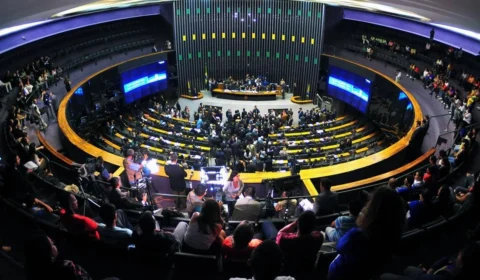 Câmara aprova urgência de projeto que torna hediondo o crime de falsificar bebida