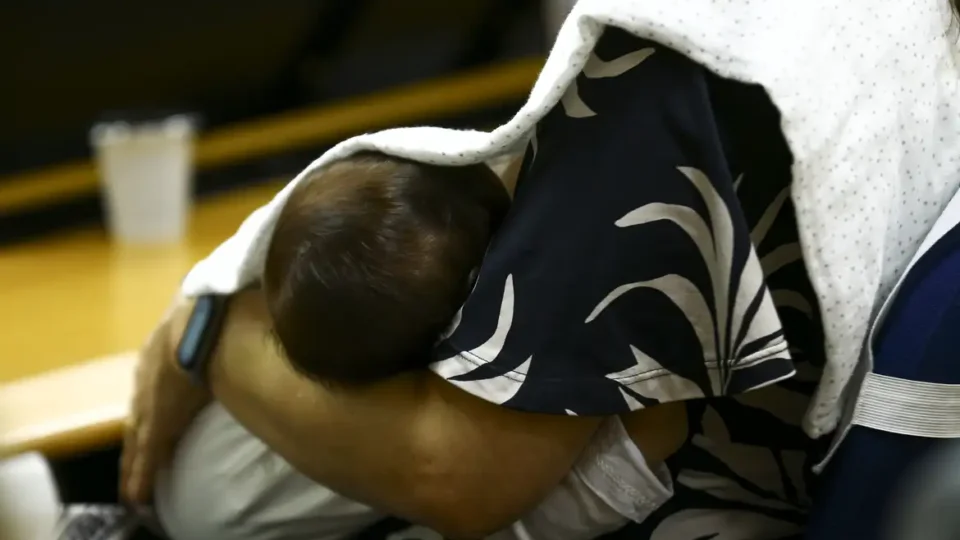 Amamentar fortalece células de defesa que combatem o câncer de mama, revela estudo